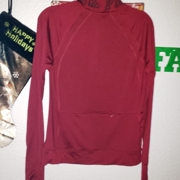 Medium vs ultimate workout top/sweater with pocket - Picture 2 of 3